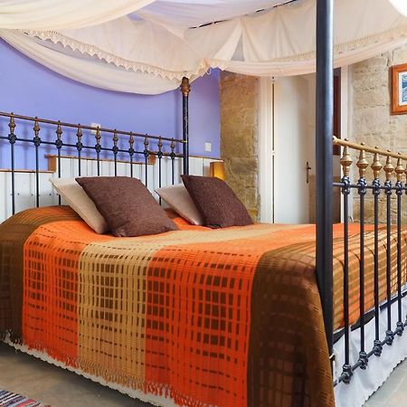 Zoes Traditional Apartments, Bed & Breakfast Larnaca Esterno foto