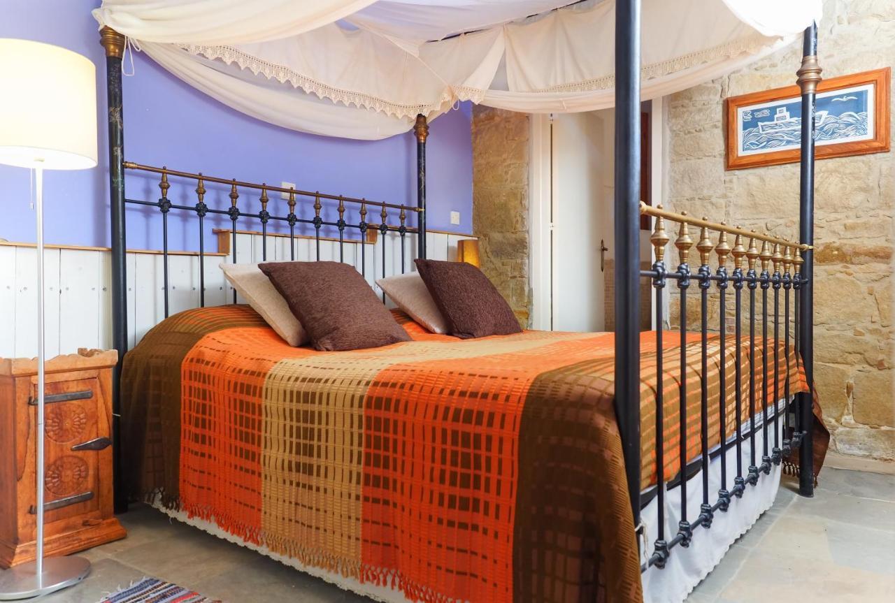 Zoes Traditional Apartments, Bed & Breakfast Larnaca Esterno foto